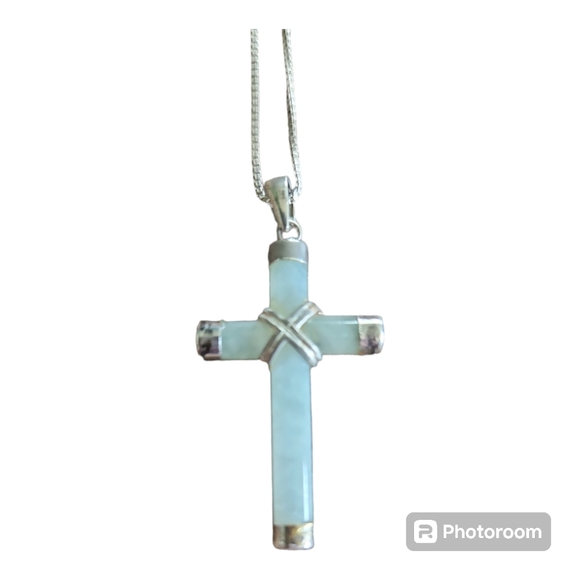 Sterling Silver and Jade 18" Necklace - Picture 5 of 5